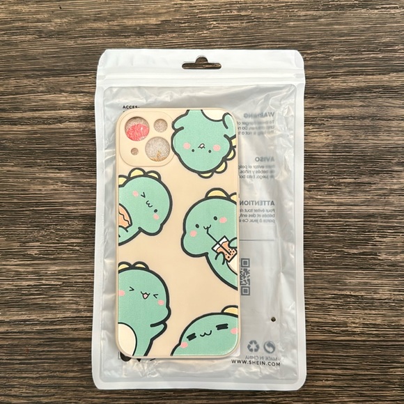 iPhone 13 phone case - Picture 1 of 2